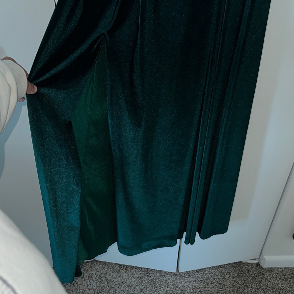 JJ’s House Green Velvet Evening Gown - Picture 4 of 7